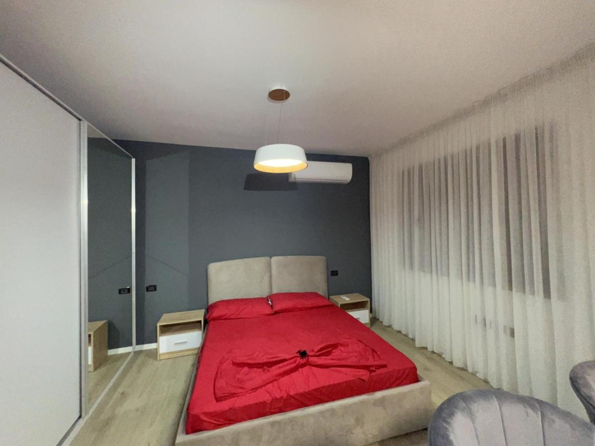 Amion Apartment In Center Of 티라나 외부 사진