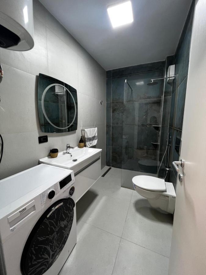 Amion Apartment In Center Of 티라나 외부 사진