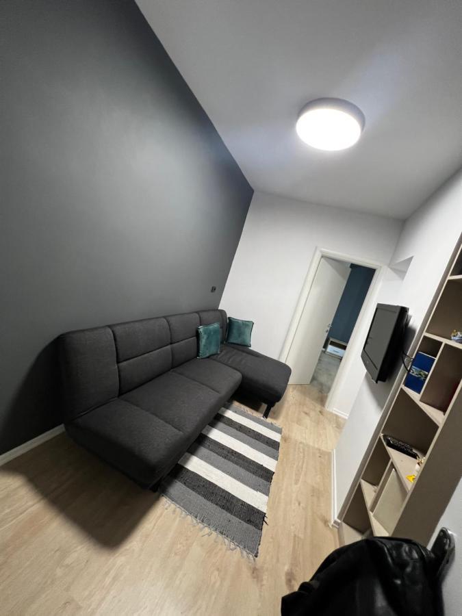 Amion Apartment In Center Of 티라나 외부 사진