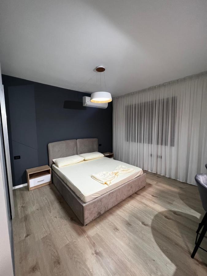 Amion Apartment In Center Of 티라나 외부 사진