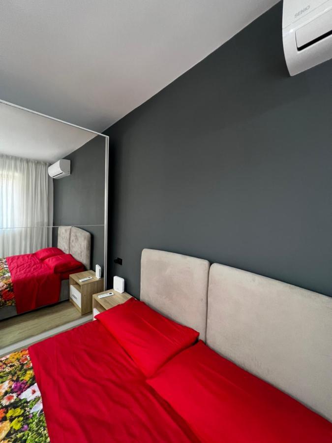 Amion Apartment In Center Of 티라나 외부 사진