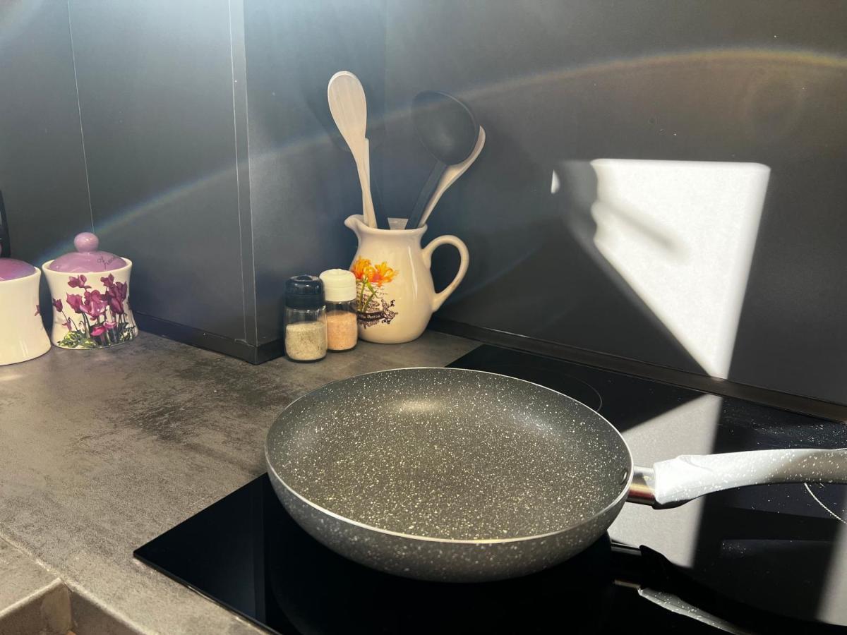 Amion Apartment In Center Of 티라나 외부 사진