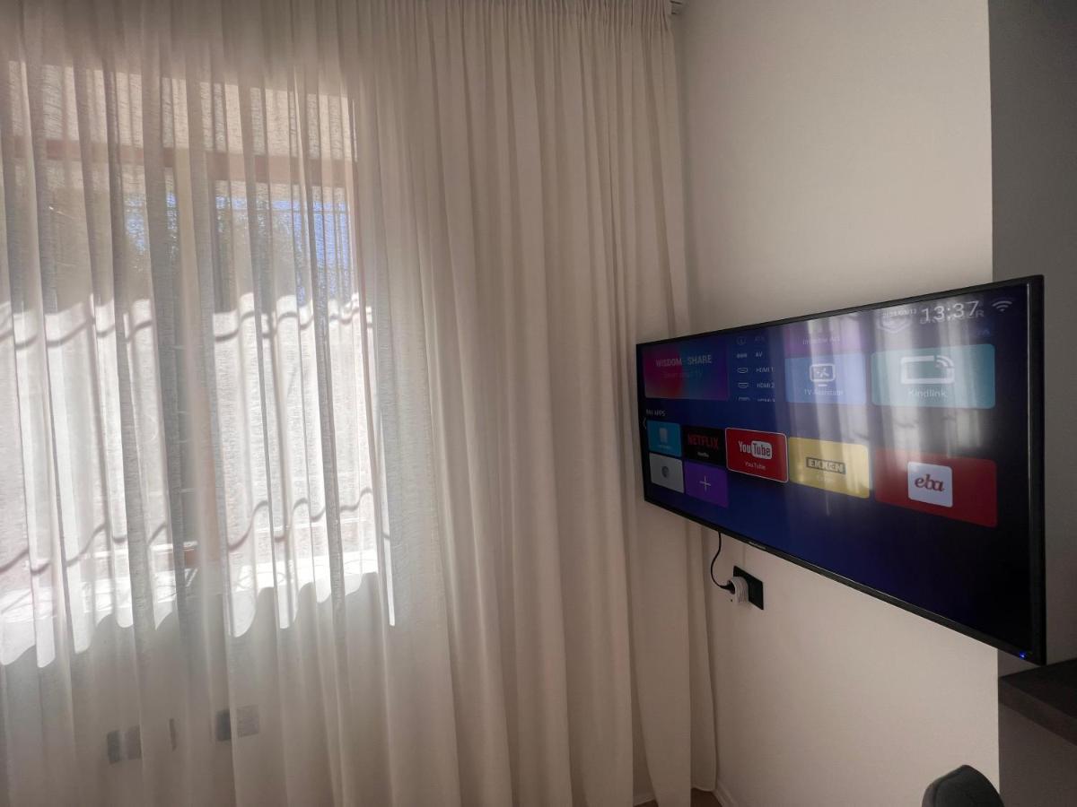 Amion Apartment In Center Of 티라나 외부 사진